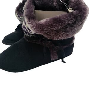 MUDD Blanket Wrap Boot Slippers like Mukluks Black Faux Suede & Fur House shoes
